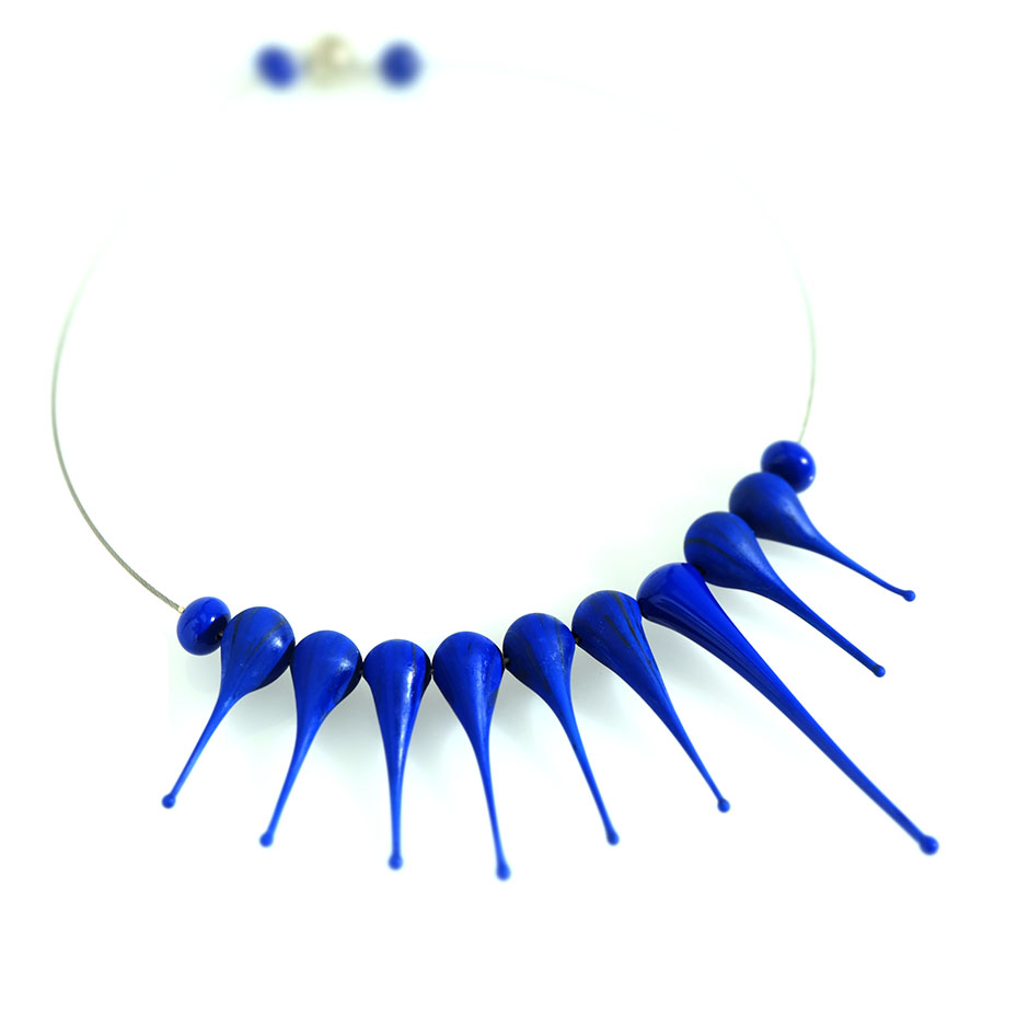 Collana Artigli blu lapis scuro. Olimpia Aveta Design gioielli contemporanei in vetro di Murano