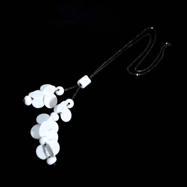 Ciondolo LEI, collana con ciondolo in vetro di Murano, Olimpia Aveta Design Gioielli contemporanei in vetro di Murano