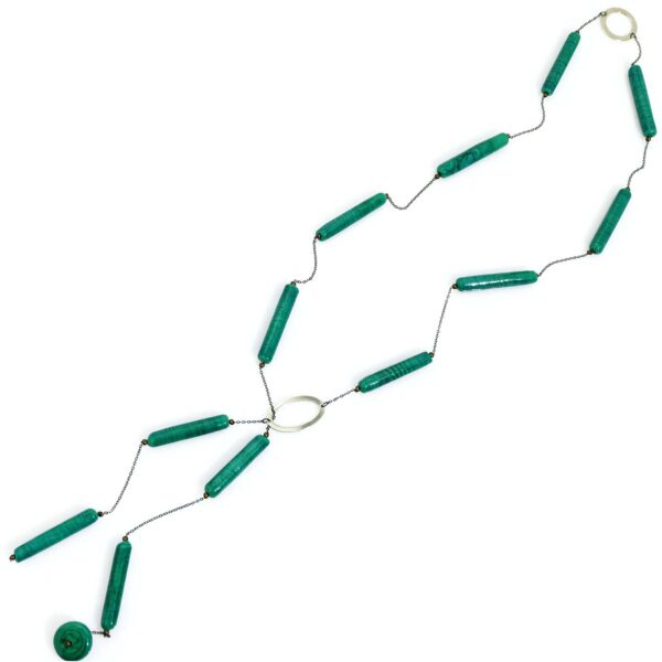 Collana Kilindo' sautoir verde petrolio Olimpia Aveta Design Gioielli contemporanei in vetro di Murano