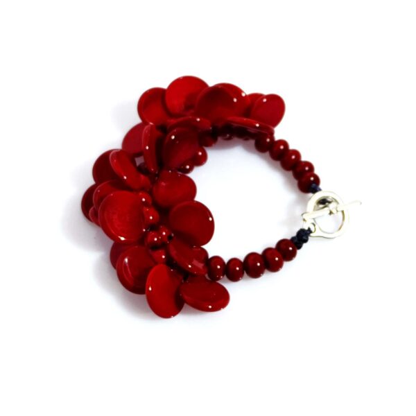 Bracciale LEI rosso ciliegia Olimpia Aveta Design gioielli contemporanei in vetro di Murano