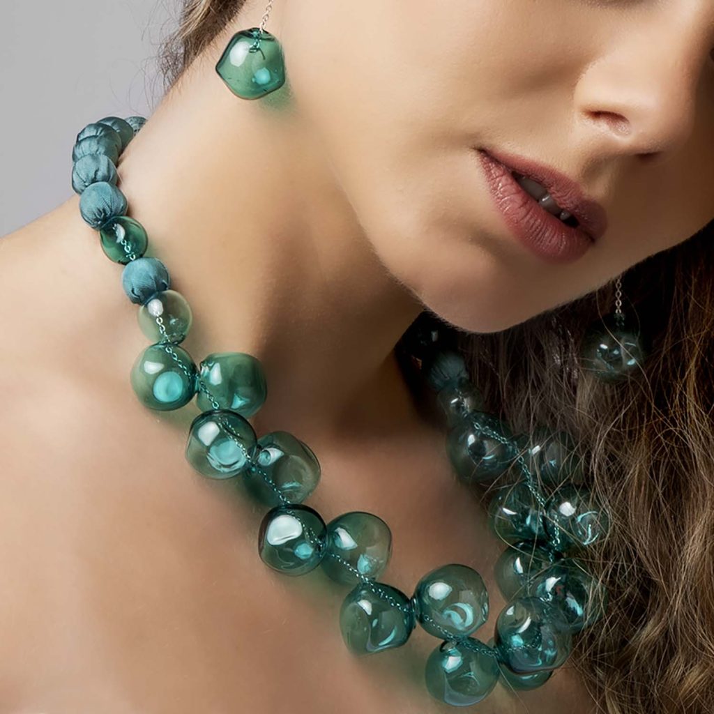 Collana RUGIADA blu marino in vetro di Murano soffiato