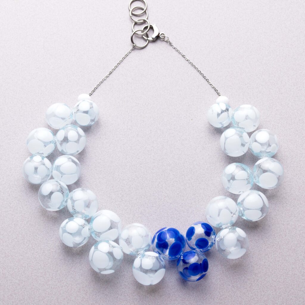 Collana vetro soffiato Andromeda bianca e blu