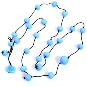 Collana Long versione Pervinca pastello. Satinata con particolari lucidi. Lunghezza 130 cm. Prezzo € 69,00 Collana Long versione Pervinca. Olimpia Aveta Design gioielli contemporanei in vetro di Murano